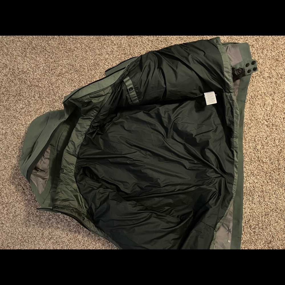 Helly Hansen Men’s Jacket (like new)